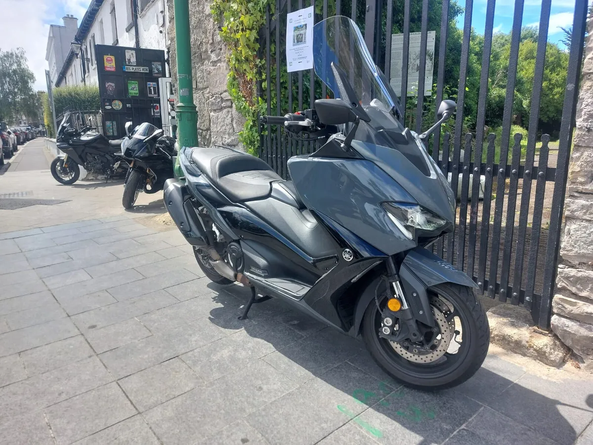 2021 YAMAHA TMAX 560 TECHMAX MOTO4U - Image 3