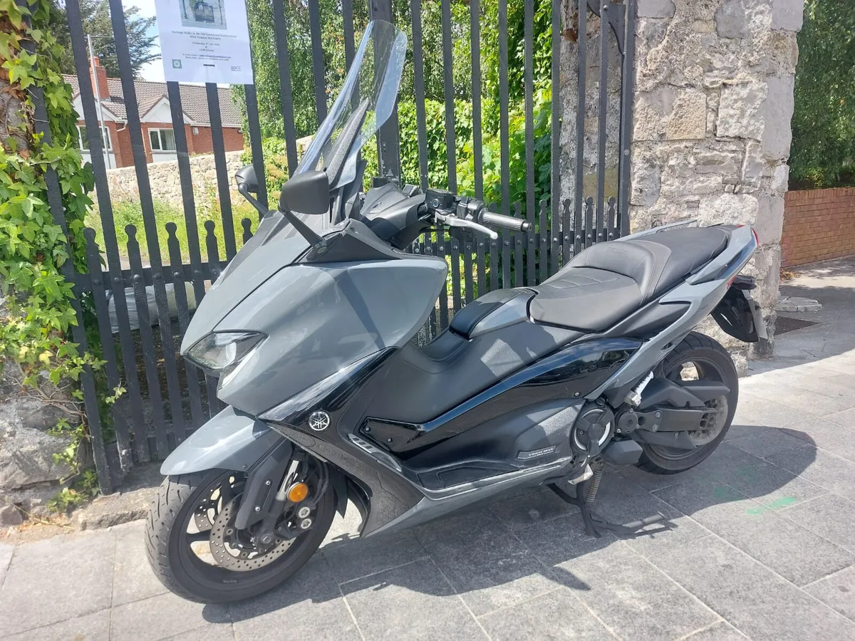 2021 YAMAHA TMAX 560 TECHMAX MOTO4U - Image 1