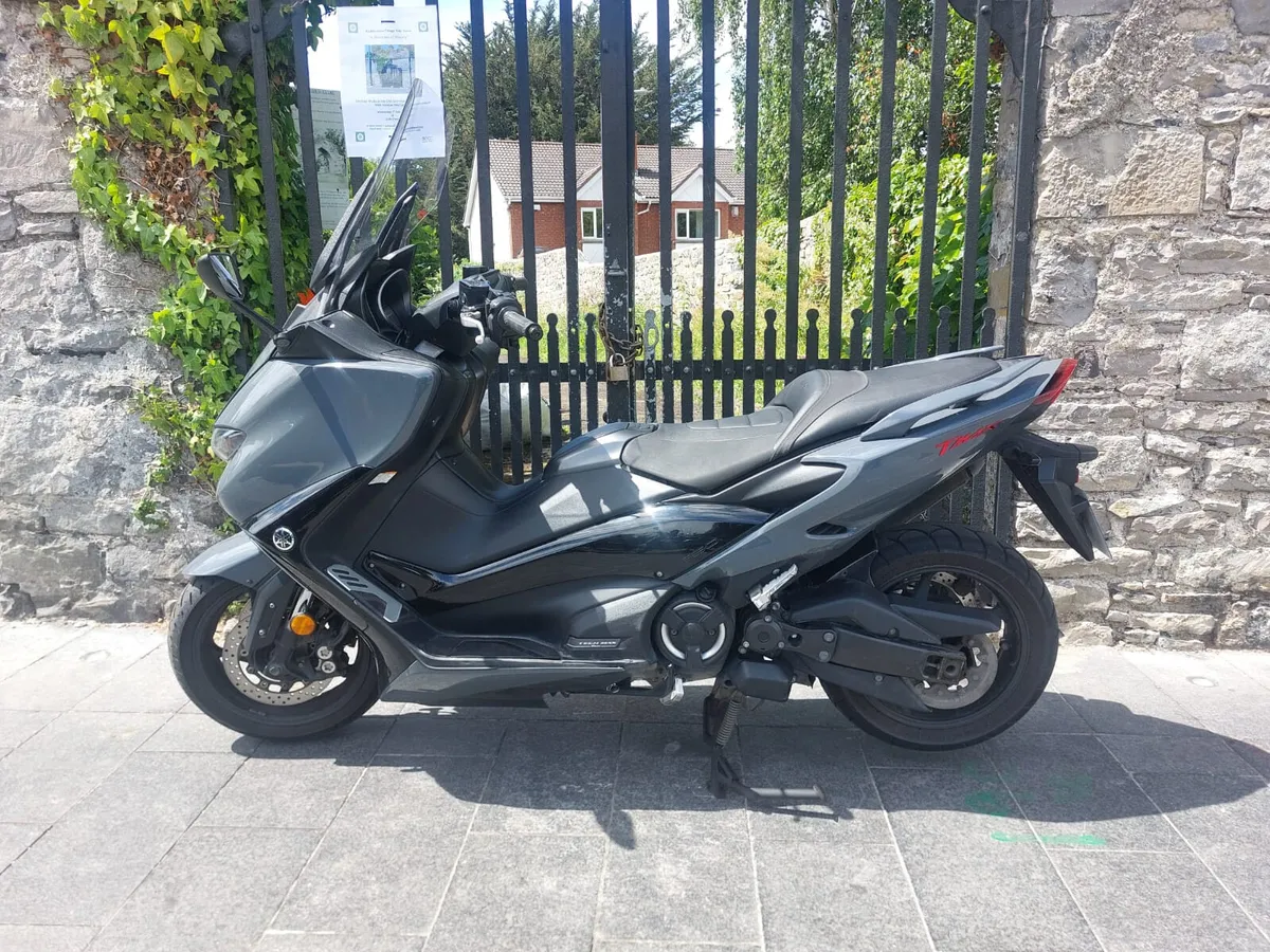 2021 YAMAHA TMAX 560 TECHMAX MOTO4U - Image 2