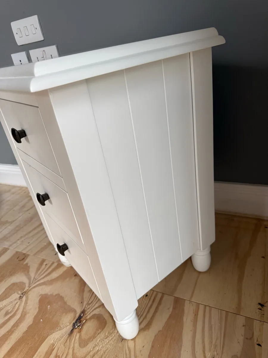 White 3-Drawer Bedside Cabinet / Chest of Drawers - Image 2