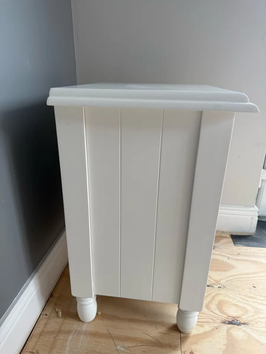 White 3-Drawer Bedside Cabinet / Chest of Drawers - Image 3