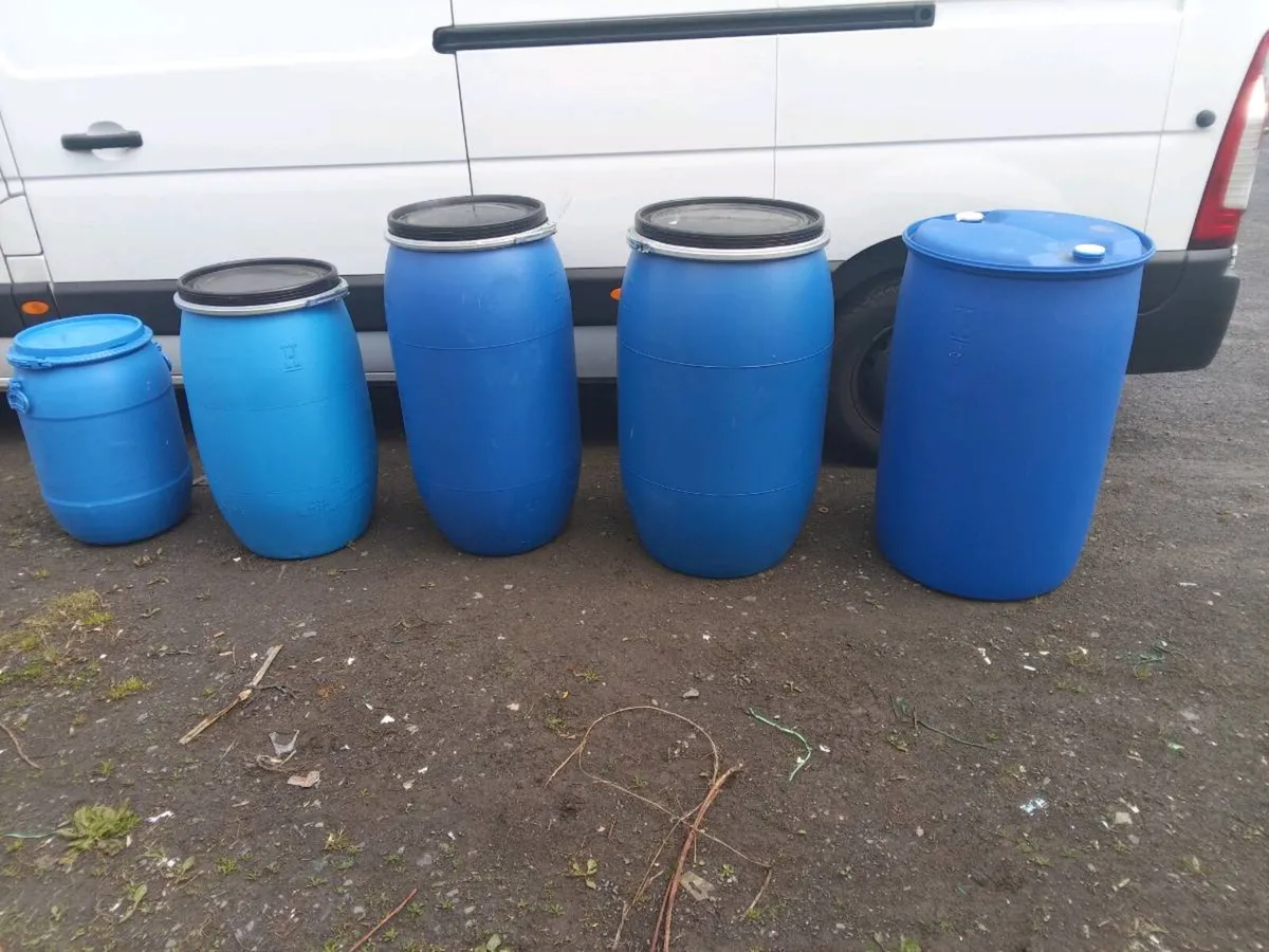 220 litrePlastic barrels - Image 4