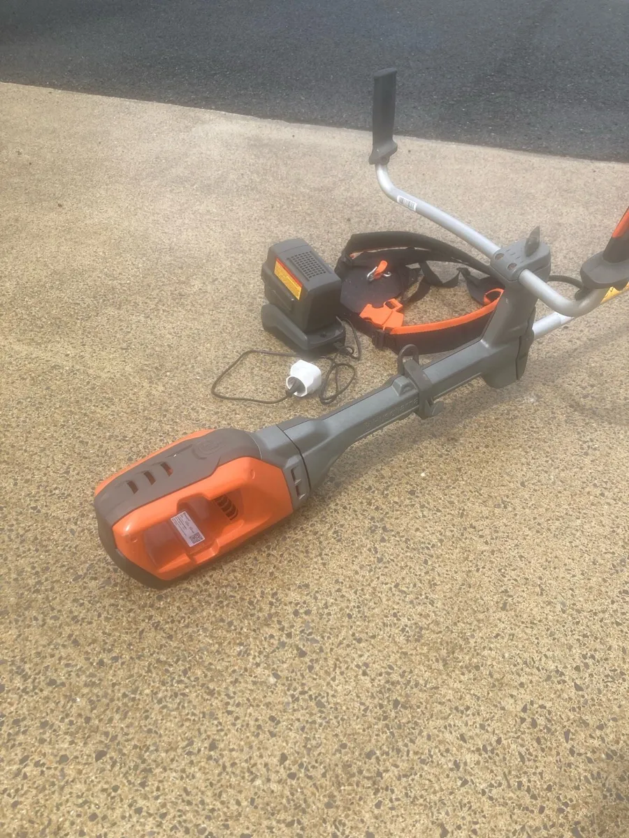 Husqvarna battery strimmer - Image 3