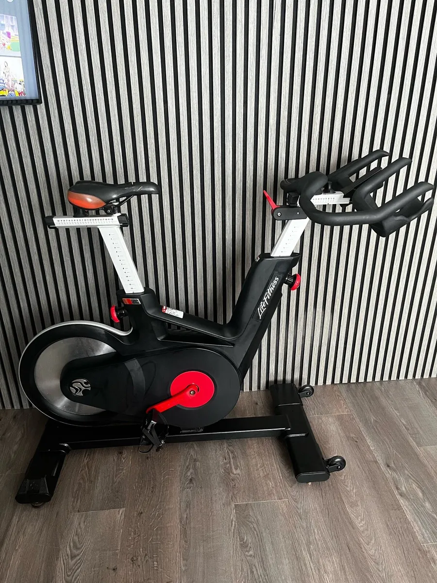 Life fitness iC6 spin bike - Image 1