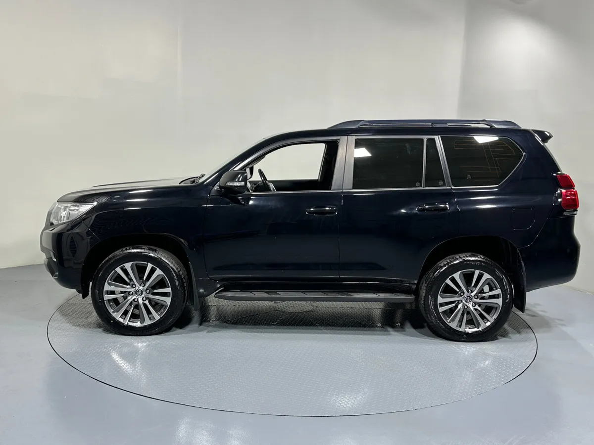 Toyota Landcruiser Automatic 2.8 D4D LWB N1 211 - Image 4