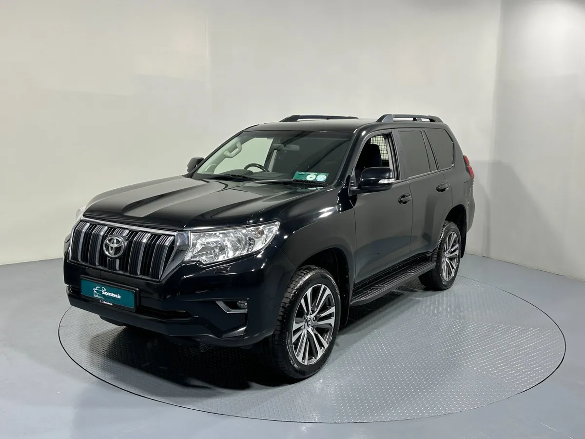 Toyota Landcruiser Automatic 2.8 D4D LWB N1 211 - Image 3