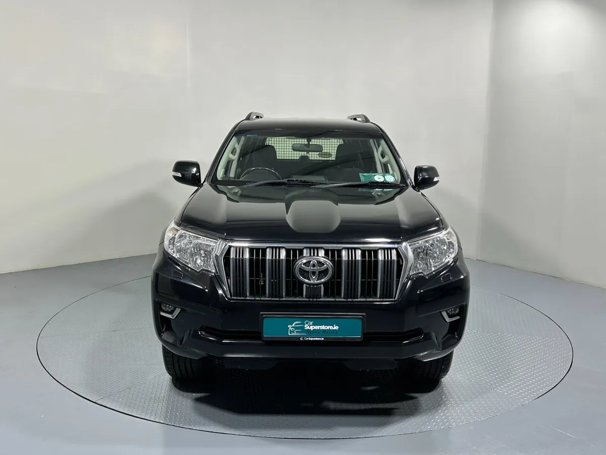 Toyota Landcruiser Automatic 2.8 D4D LWB N1 211 - Image 2