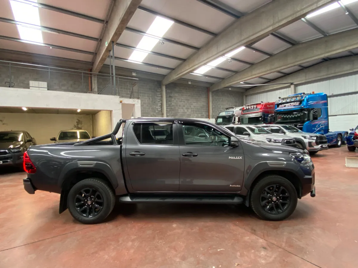 Toyota Hilux 2025 - Image 3