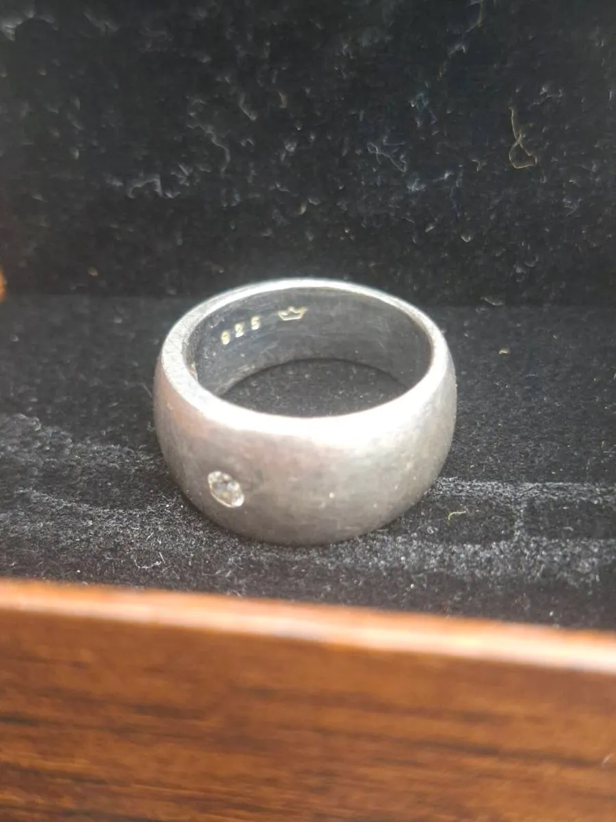 Lovely Vintage 925 Sterling Silver Ring - Image 1