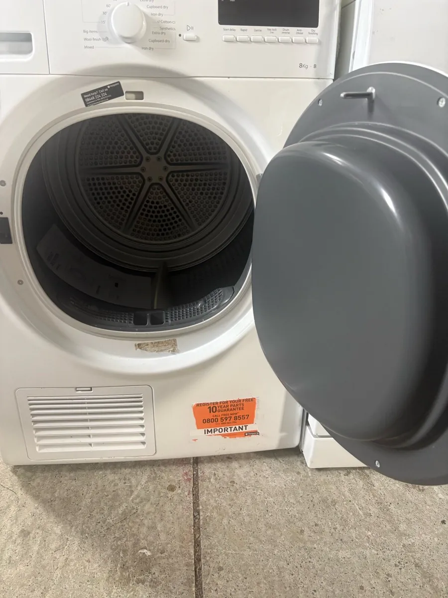 Hotpoint condenser dryer - Image 2