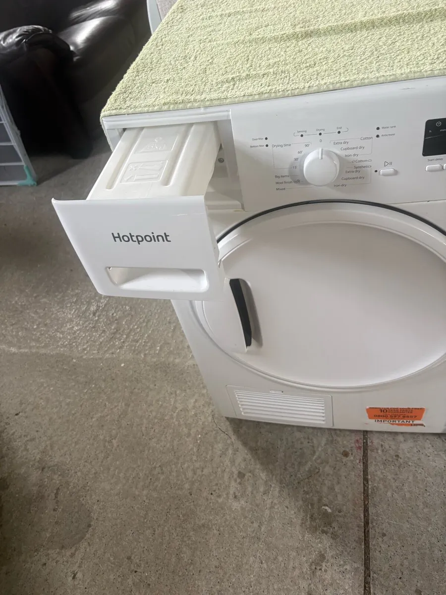Hotpoint condenser dryer - Image 4