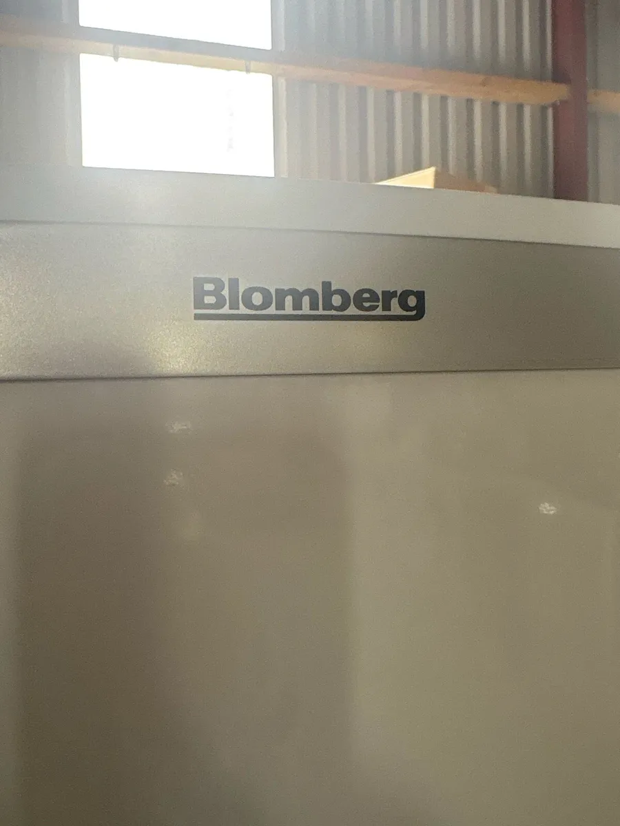 Bloomberg fridge /freezer - Image 3