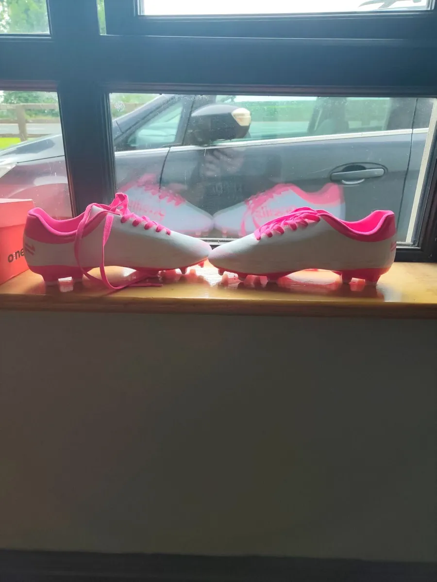 Football boots - Image 3