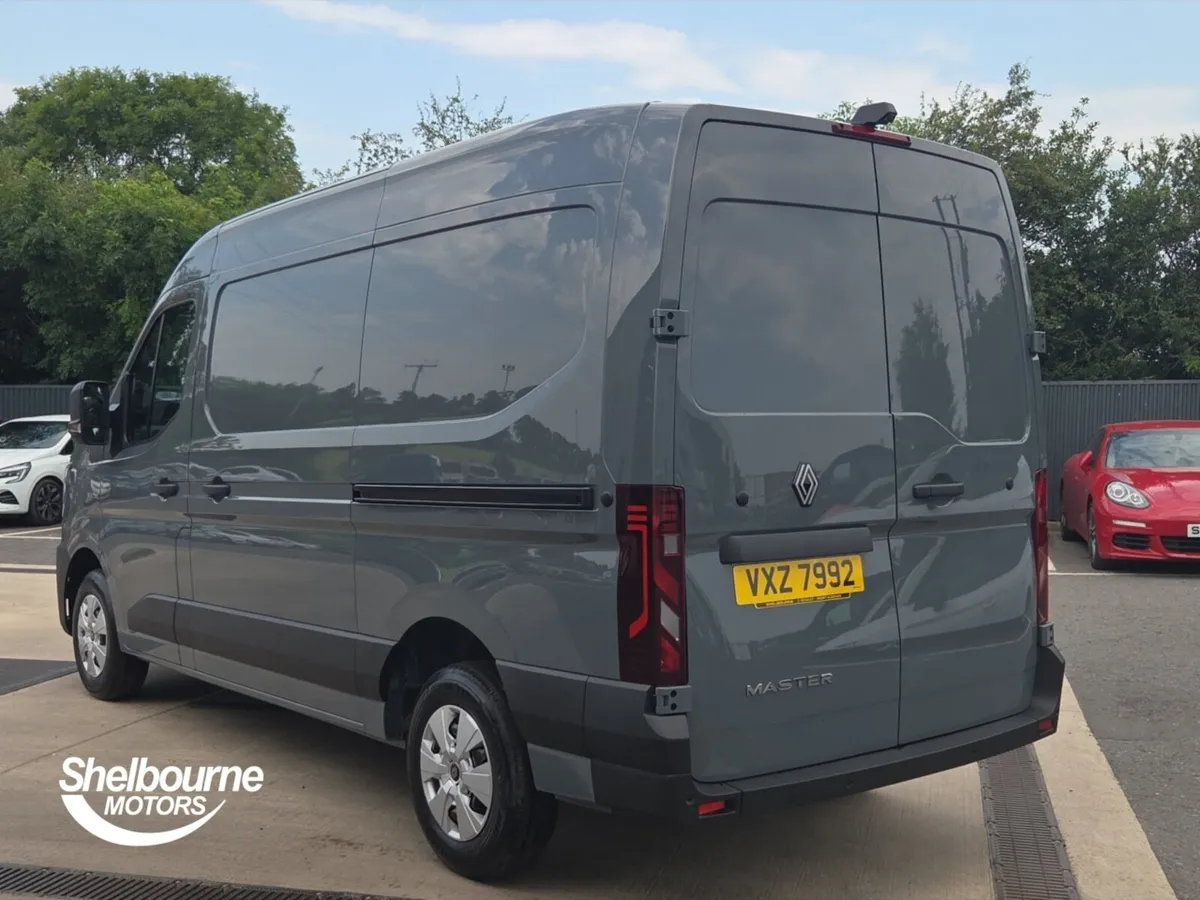 Renault Master Mwb Diesel Fwd Advance - Image 2