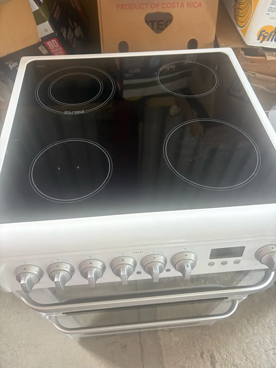 New Hotpoint electric cooker - Image 2