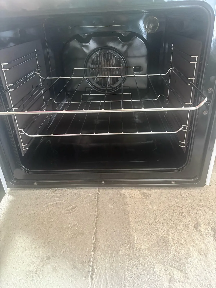 New Hotpoint electric cooker - Image 4