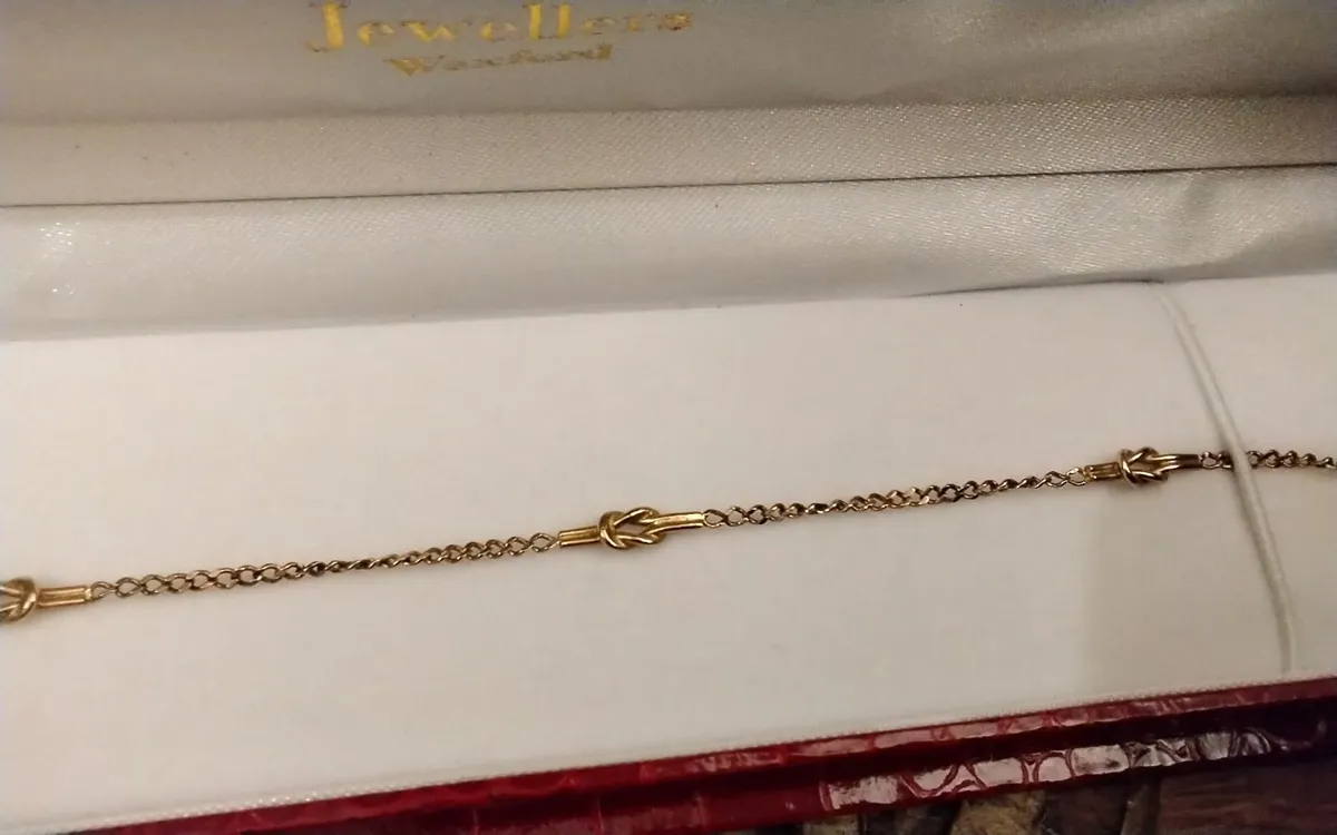 9ct Gold vintage infinity link bracelet 7.5"-8" - Image 3