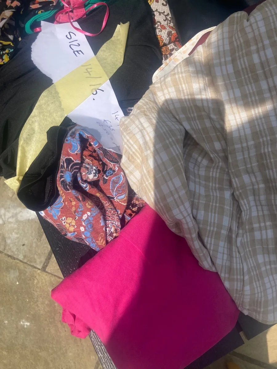 RESELLER BUNDLE – WOMEN’S CLOTHING SIZE 14/16 - Image 3