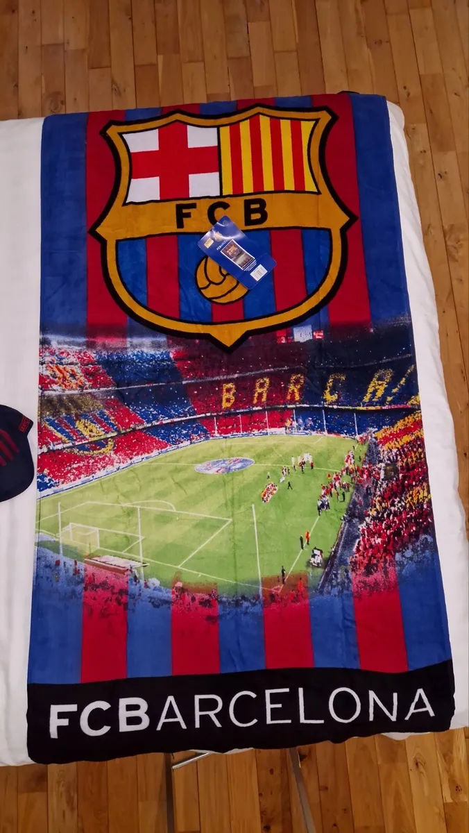 Barcelona towel and hat set - Image 1