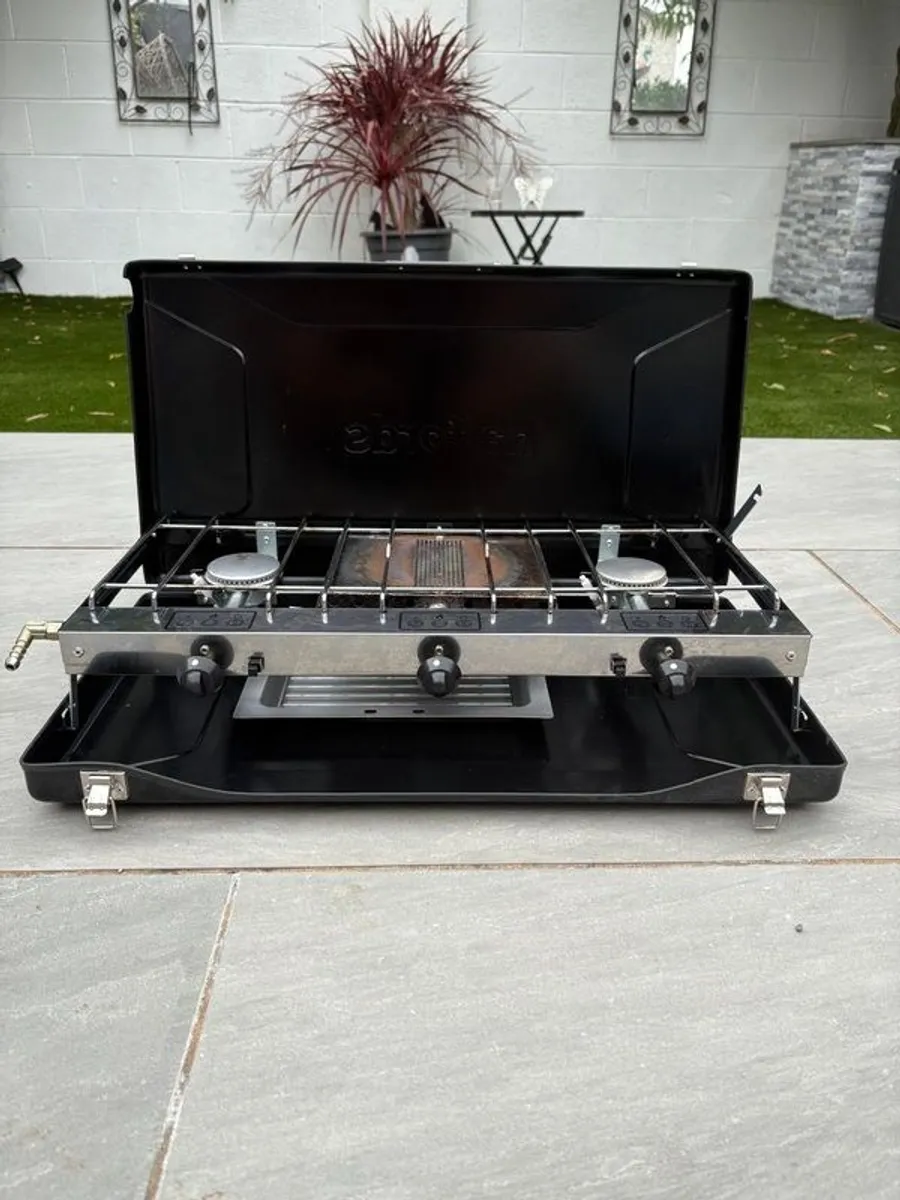 Halfords Camping Gas stove with gas connector - Image 1
