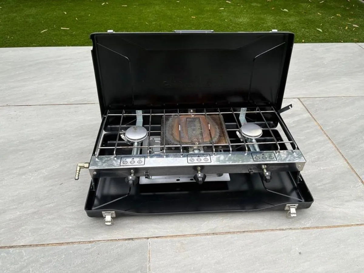 Halfords Camping Gas stove with gas connector - Image 2