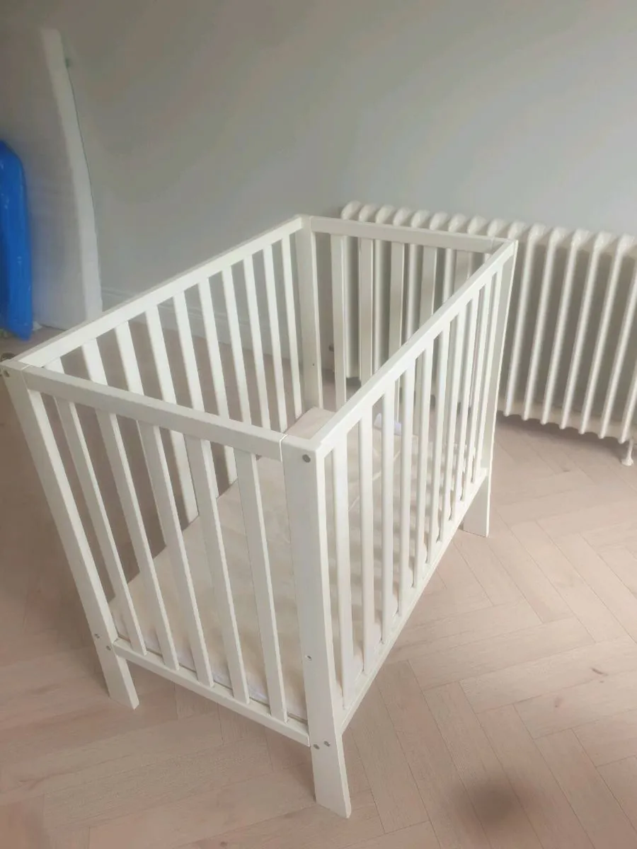 Cot - Image 1