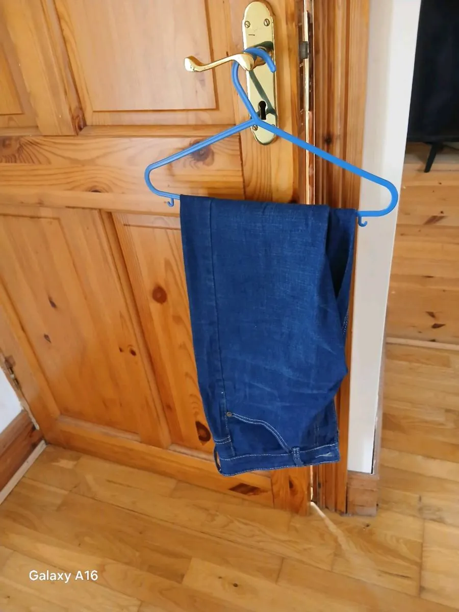 2 pairs of mens denim jeans brand new can deliver - Image 1