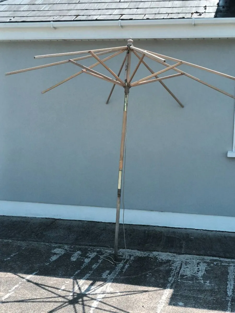 Wooden parrosol stand - Image 4