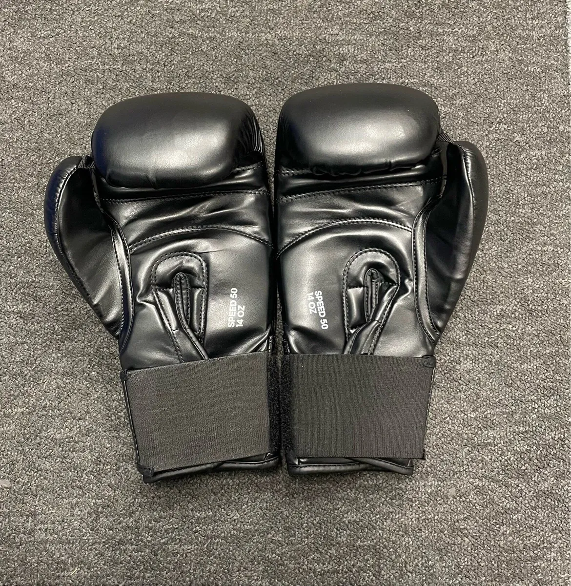 Addidas 14oz Gloves - Image 2