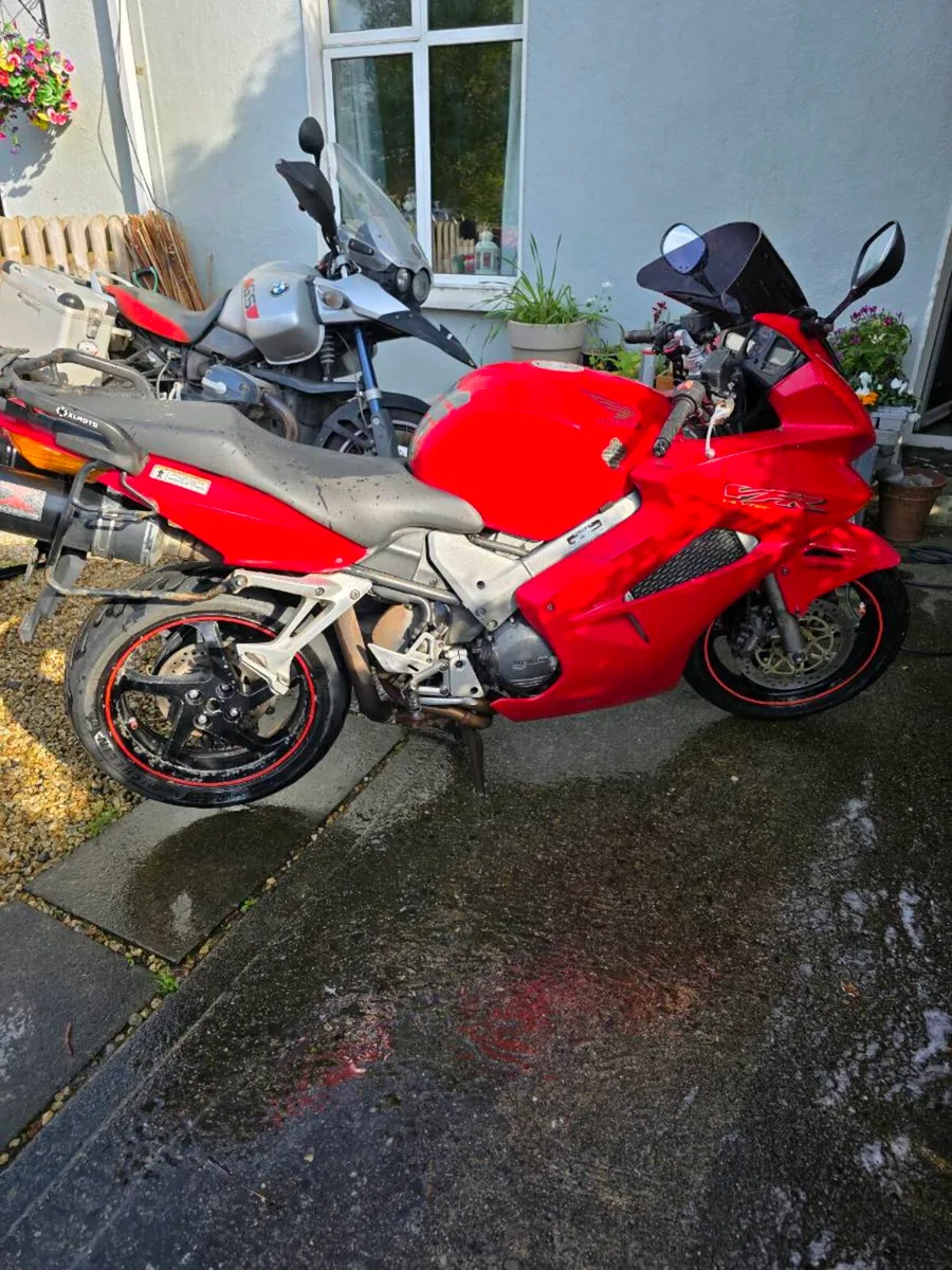 Honda vfr800 - Image 2
