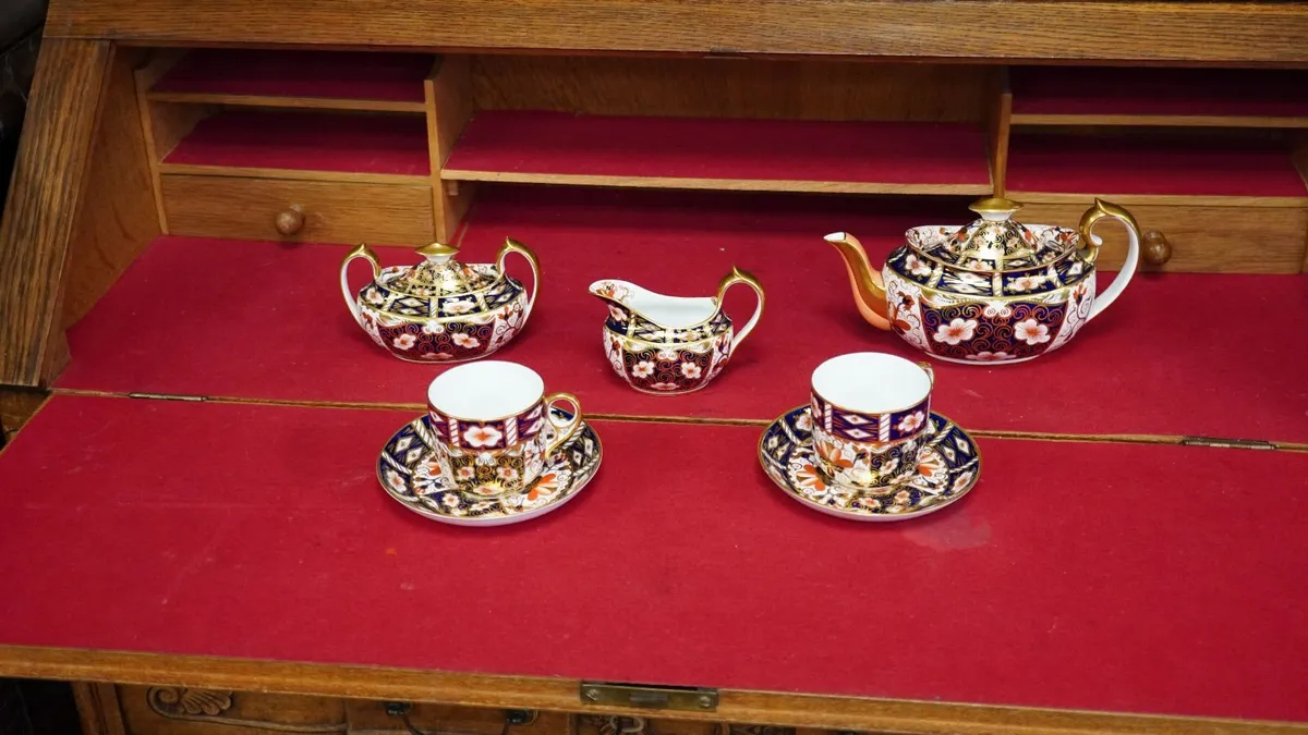 Royal Crown Derby - Image 1