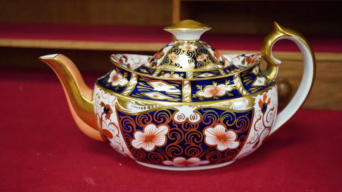 Royal Crown Derby - Image 3