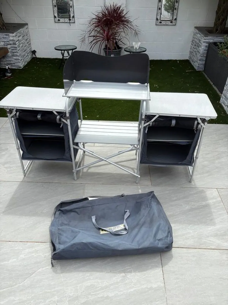 Camping kitchen unit - Image 1