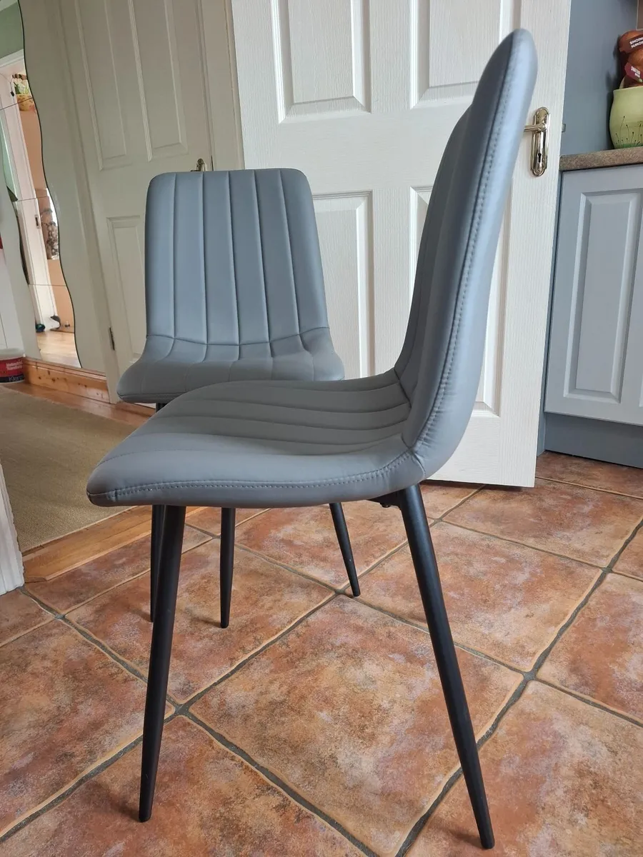 Dining chairs - Image 3