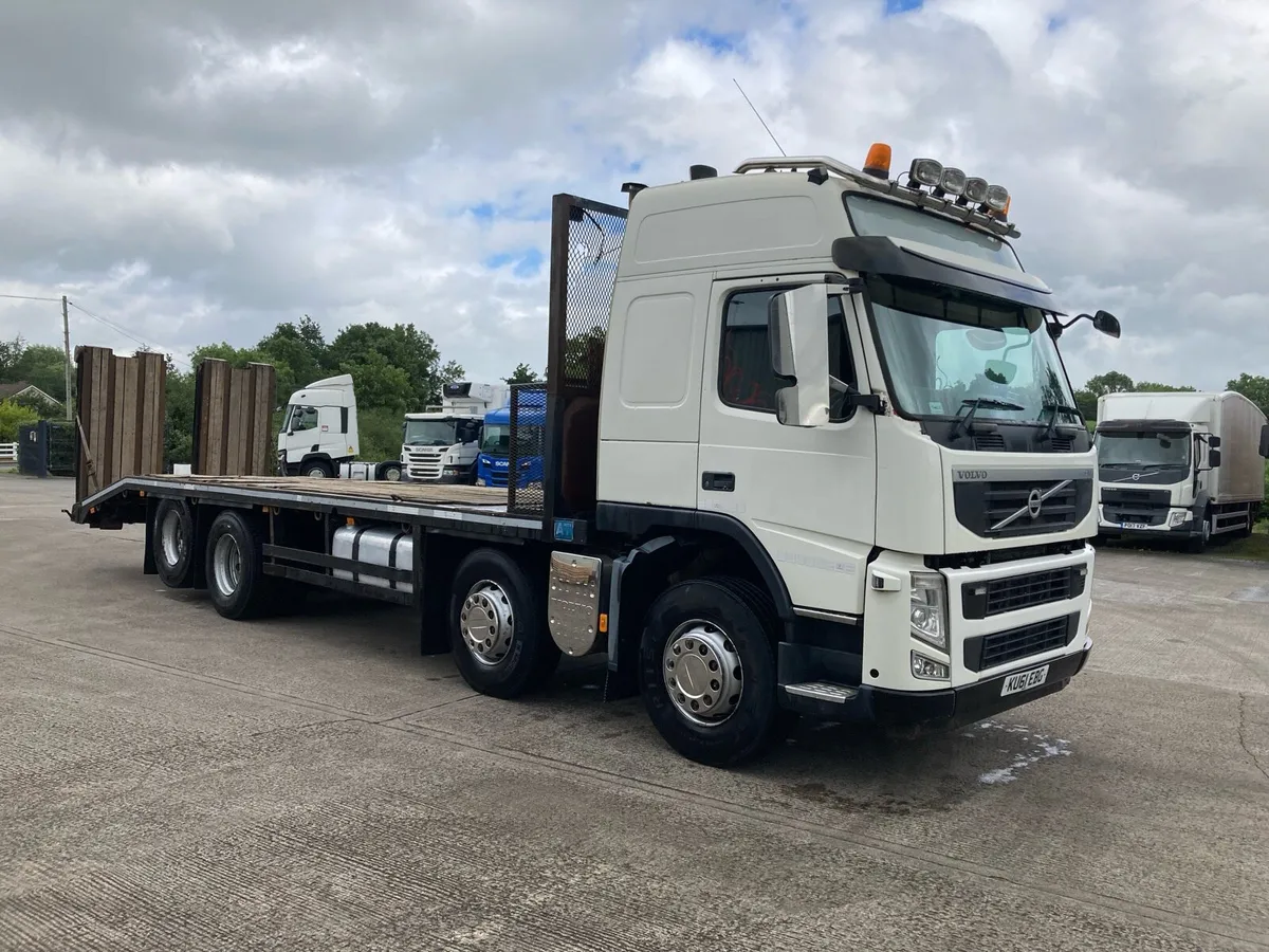 2011 Volvo FM 410 hp 8x2 Andover plant body - Image 1