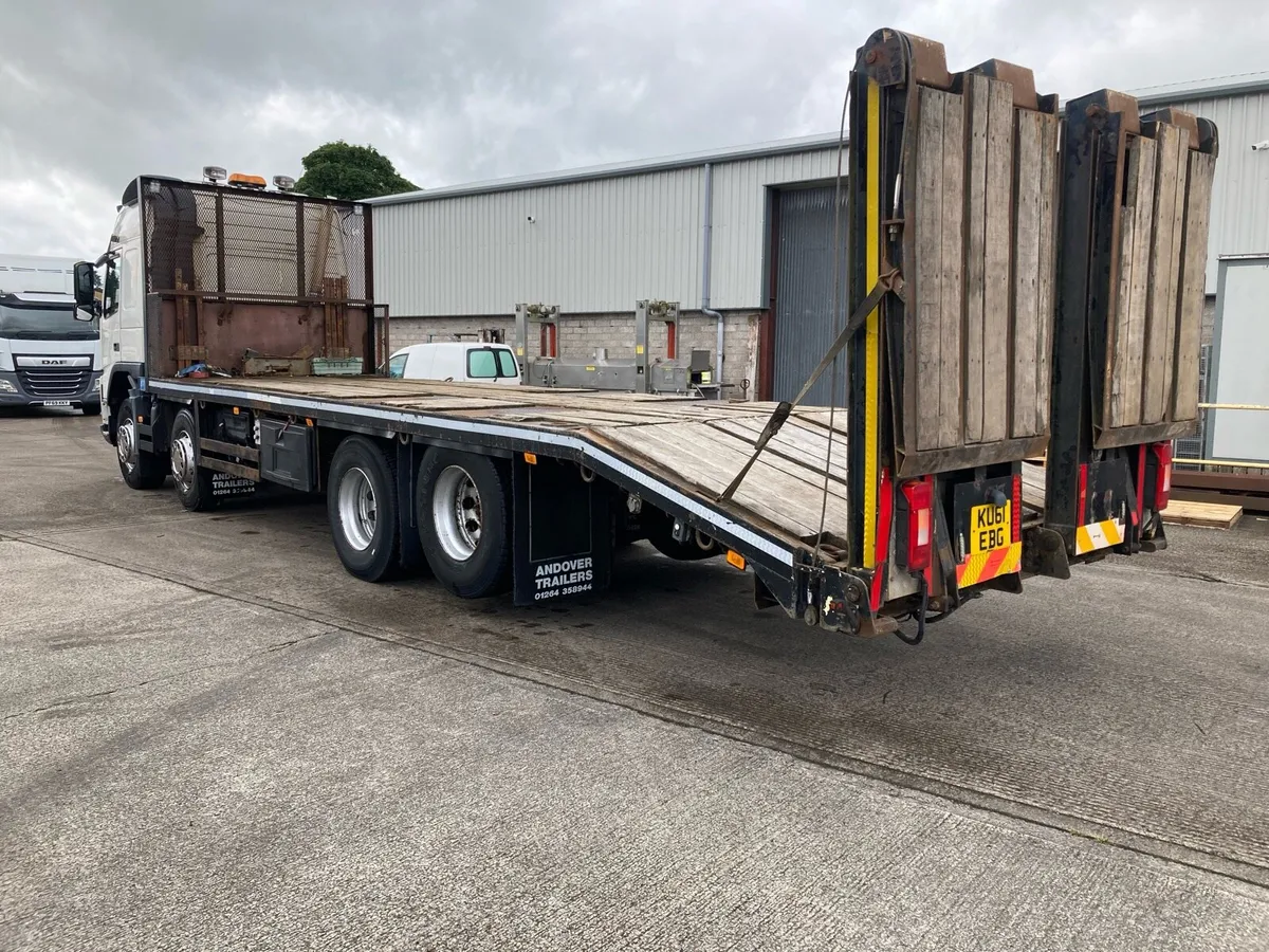 2011 Volvo FM 410 hp 8x2 Andover plant body - Image 3