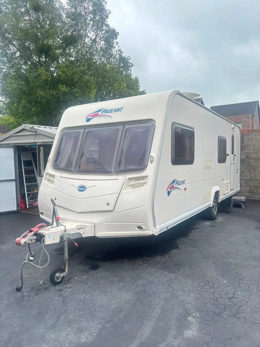 🤩Bailey pageant 6berth 🤩 - Image 1
