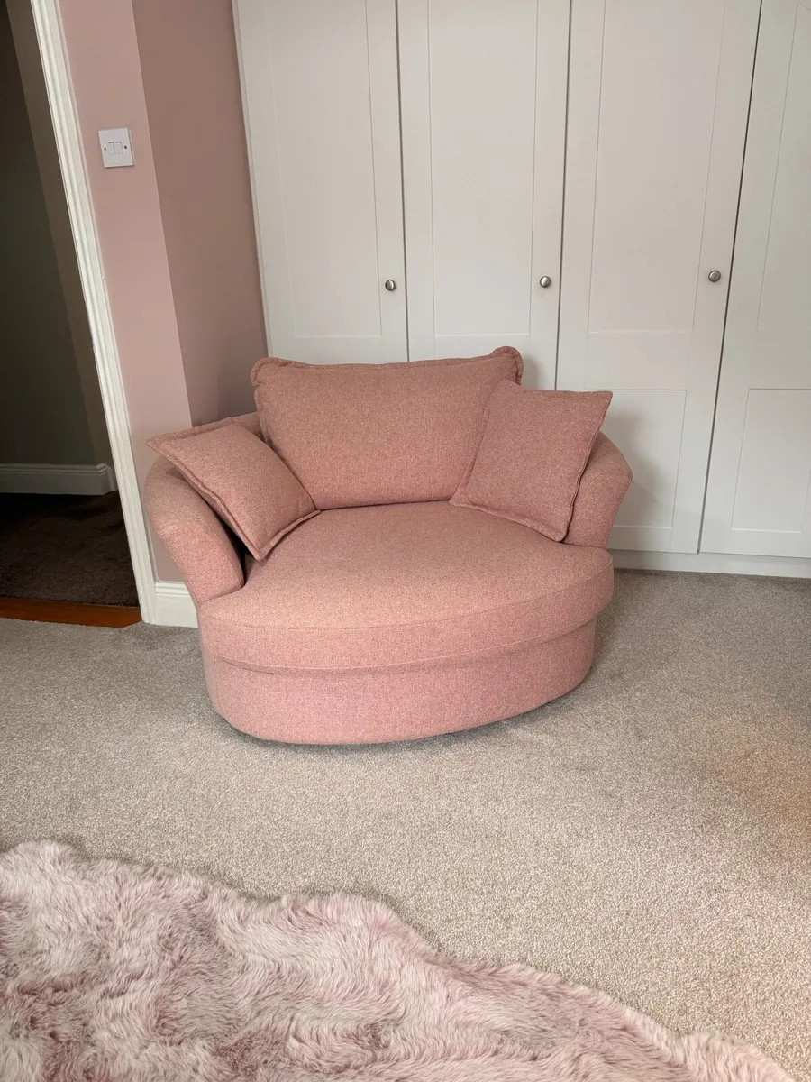 Blush fabric swivel armchair - Image 1