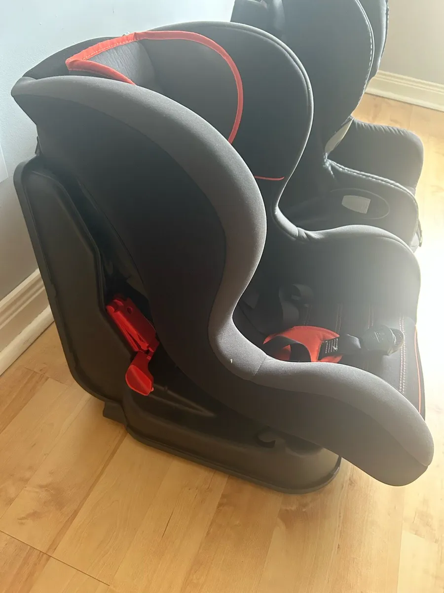 Mothercare Group 1 (9-18kg) Car Seat - Image 3