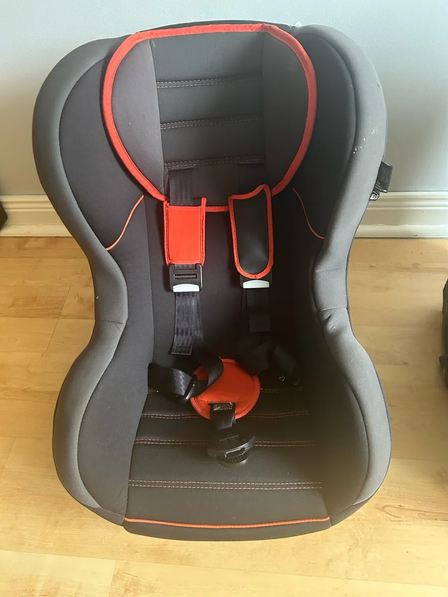 Mothercare Group 1 (9-18kg) Car Seat - Image 1