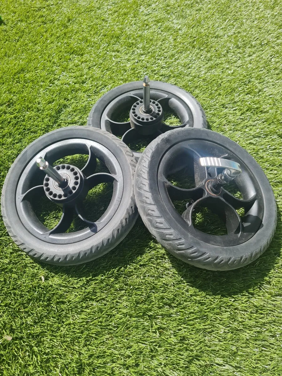 Out n about buggy 10" Eva wheels - Image 4