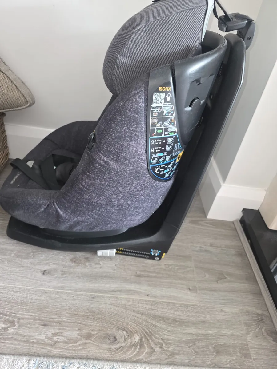 Maxi Cosi Car Seat - Image 2