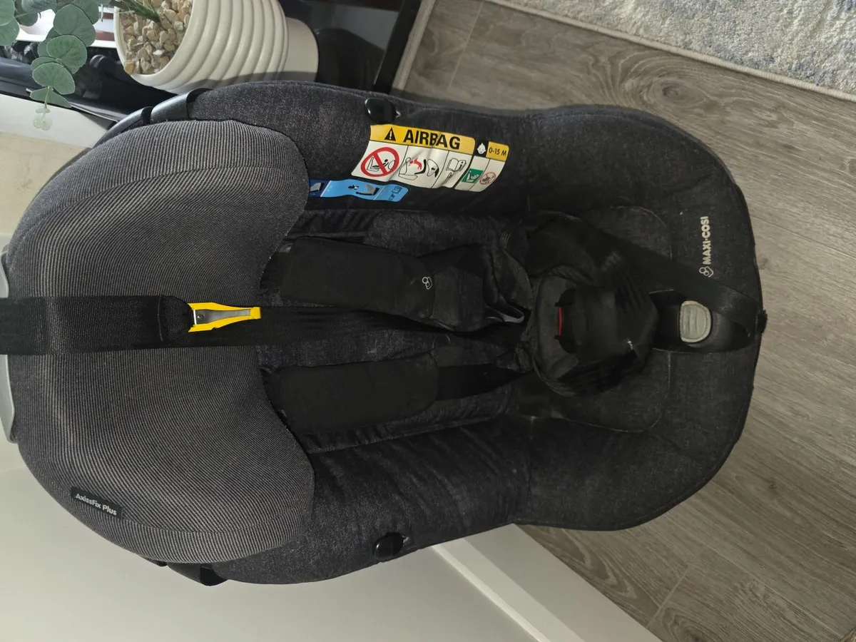 Maxi Cosi Car Seat - Image 3
