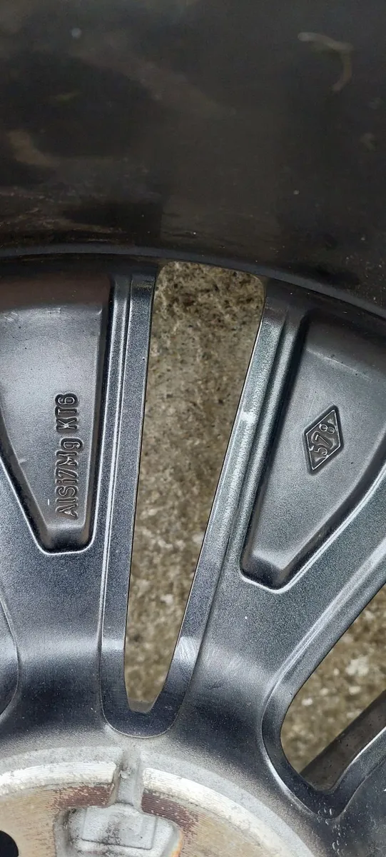 Wheel for Renault Kadjar Signature Nav - Image 3