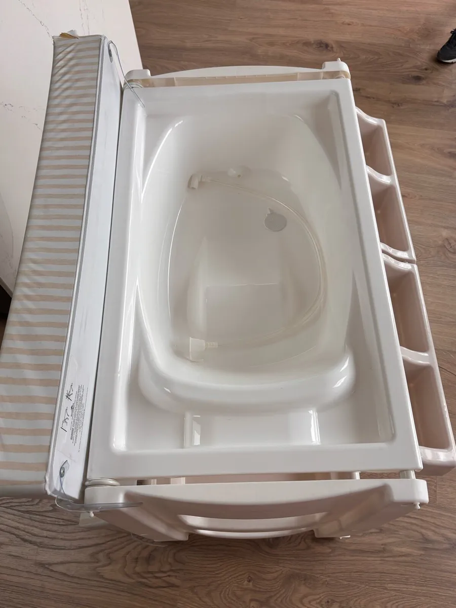 Babylo Change table and bath - Image 4