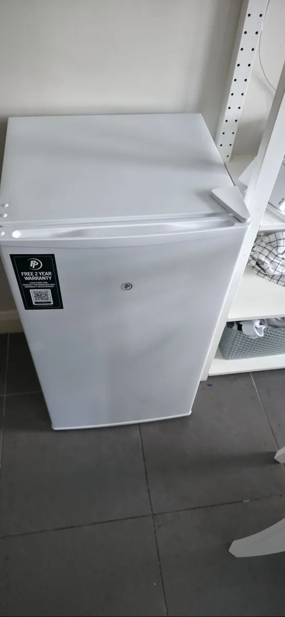 Powerpoint Mini Fridge 93L - Image 1