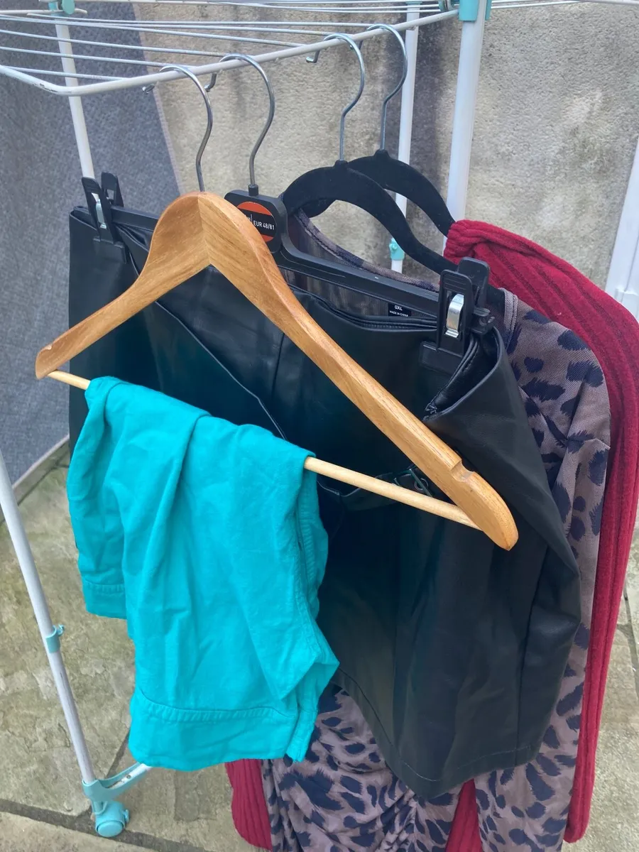 Clothing  Bundle – Size XL – 4 Items – - Image 2