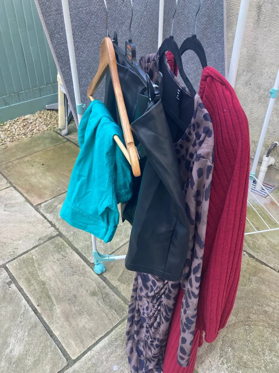 Clothing  Bundle – Size XL – 4 Items – - Image 1
