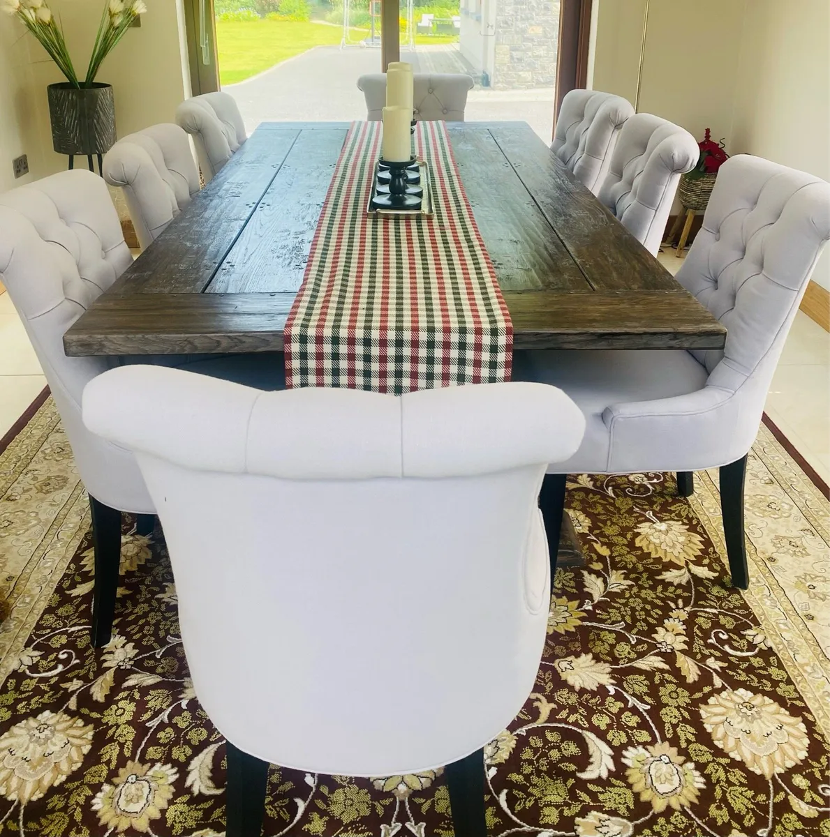 Large dining set: solid oak table & 8 chairs - Image 1