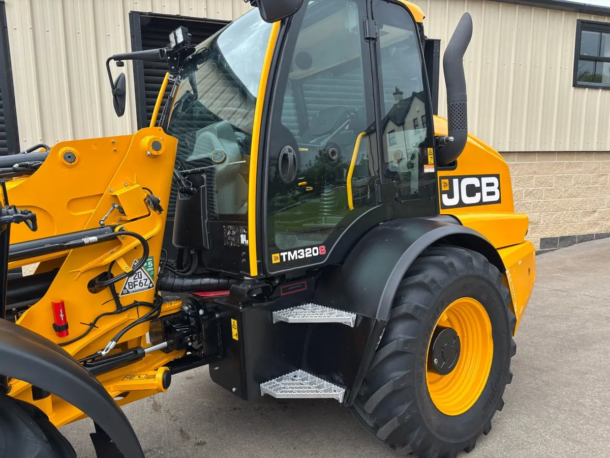 LATE 2022 JCB TM 320s - Image 4